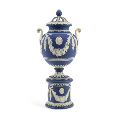 Lot 133 - AN ADAMS & BROMLEY POT POURRI AND COVER