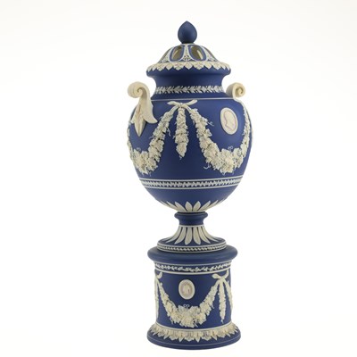 Lot 133 - AN ADAMS & BROMLEY POT POURRI AND COVER
