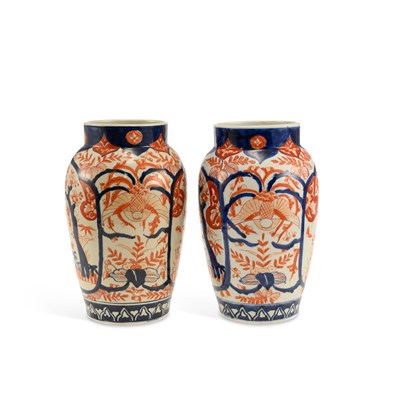 Lot 481 - A PAIR OF JAPANESE IMARI VASES