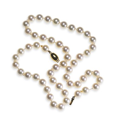 Lot 720 - A CULTURED PEARL NECKLACE