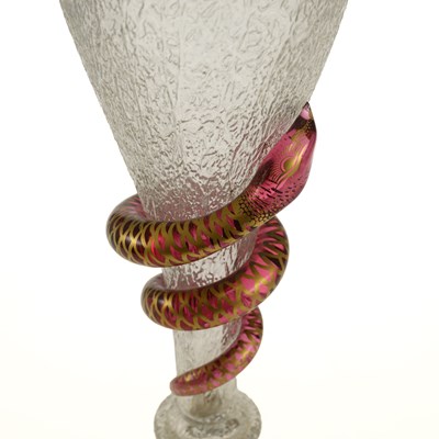 Lot 40 - A BOHEMIAN CRACKLE GLASS VASE