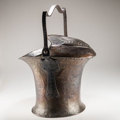 Lot 58 - AN ARTS AND CRAFTS COPPER COAL BUCKET