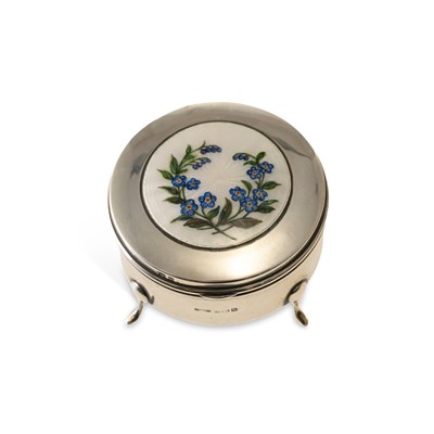 Lot 330 - A GEORGE V SILVER AND ENAMEL TRINKET BOX