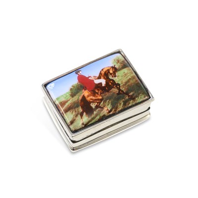Lot 290 - AN ELIZABETH II SILVER AND ENAMEL PILL BOX