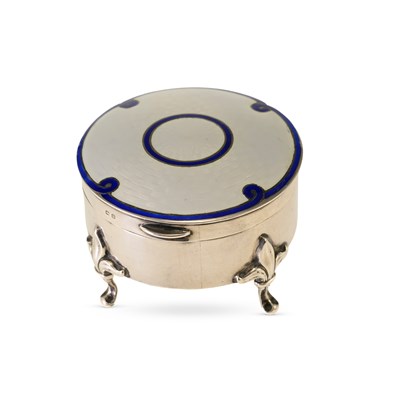 Lot 302 - A GEORGE V SILVER AND ENAMEL TRINKET BOX