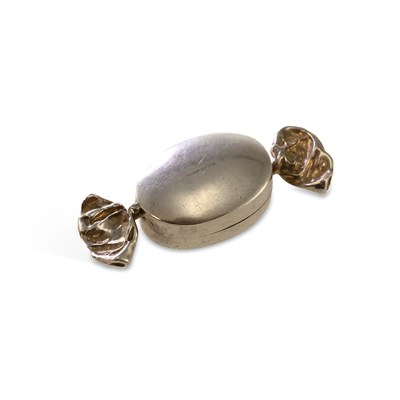 Lot 263 - A CONTINENTAL NOVELTY SILVER PILL BOX IN THE FORM OF A SWEET