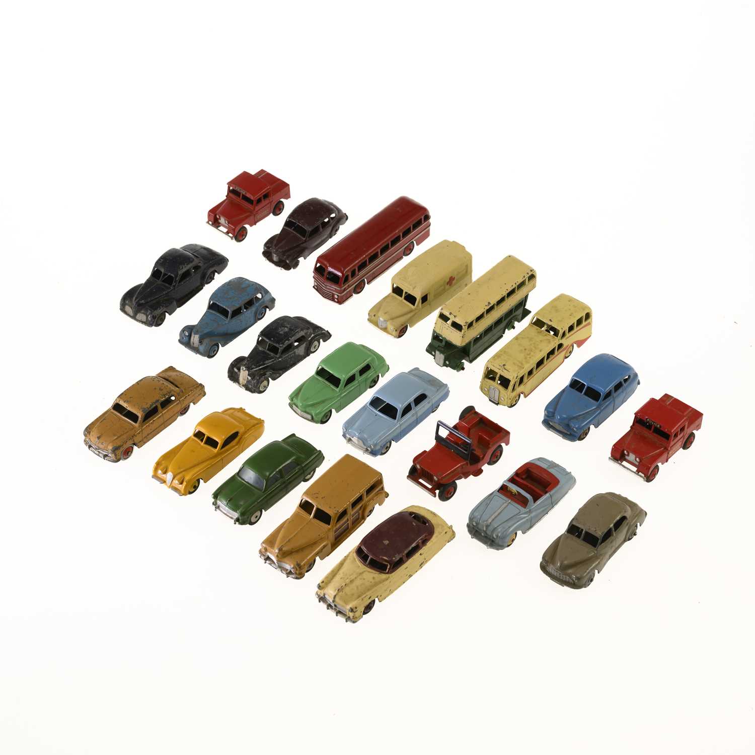 Lot 23 - A GROUP OF DINKY AND CORGI DIECAST MODELS
