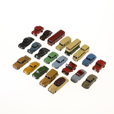 Lot 23 - A GROUP OF DINKY AND CORGI DIECAST MODELS
