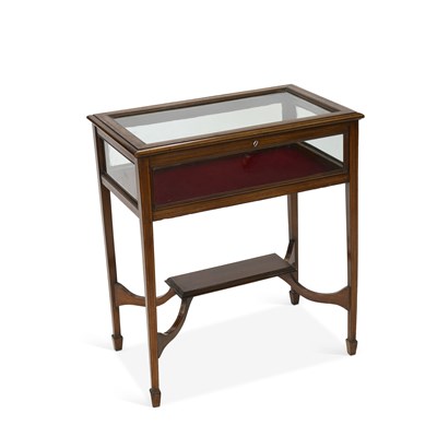 Lot 1067 - AN EDWARDIAN INLAID MAHOGANY BIJOUTERIE TABLE