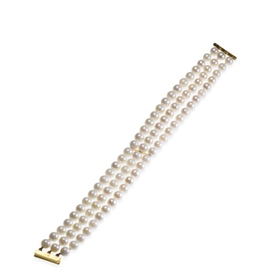 Lot 714 - A CULTURED PEARL BRACELET