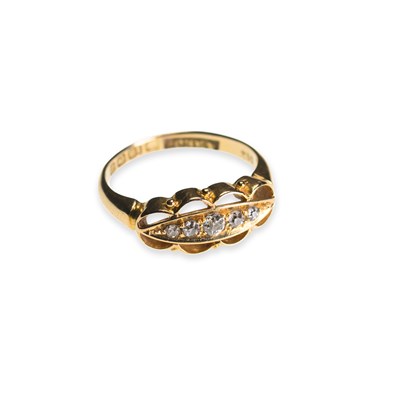 Lot 770 - AN 18 CARAT GOLD DIAMOND RING