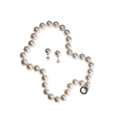 Lot 668 - A CULTURED SOUTH SEA PEARL NECKLACE AND PAIR OF STUD EARRINGS