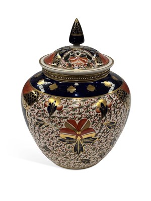Lot 116 - A DAVENPORT PORCELAIN POT POURRI VASE, COVER AND LINER