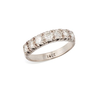 Lot 529 - A DIAMOND HALF HOOP RING
