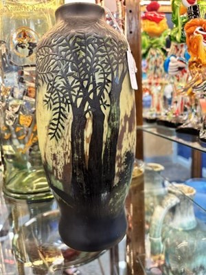 Lot 61 - A CAMEO GLASS VASE