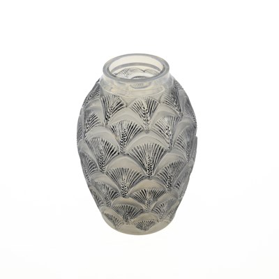 Lot 67 - RENÉ LALIQUE (FRENCH, 1860-1945)