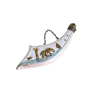 Lot 813 - AN 18TH CENTURY ENAMEL SCENT FLASK