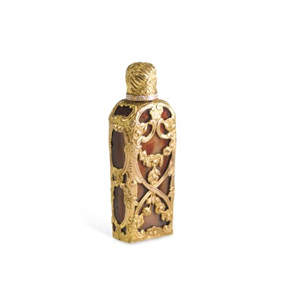 Lot 806 - A GOLD-MOUNTED AGATE SCENT BOTTLE