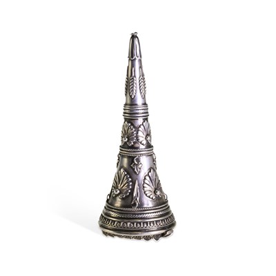 Lot 389 - A 19TH CENTURY SILVER POSY HOLDER