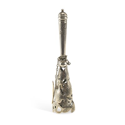 Lot 794 - A 19TH CENTURY GILT-METAL FILIGREE POSY HOLDER