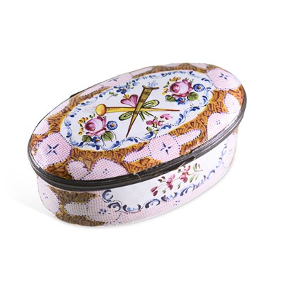 Lot 827 - A SOUTH STAFFORDSHIRE ENAMEL OVAL SNUFF BOX