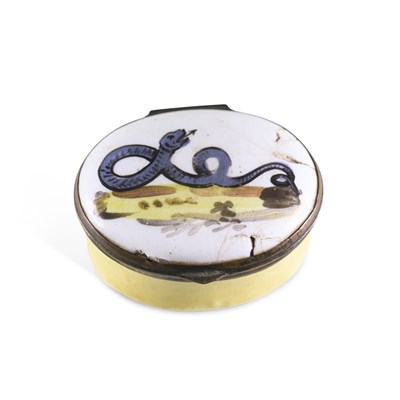 Lot 831 - A SOUTH STAFFORDSHIRE ENAMEL PATCH BOX