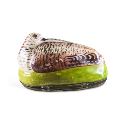 Lot 828 - A SOUTH STAFFORDSHIRE ENAMEL BIRD BONBONNIÈRE