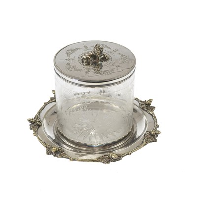 Lot 204 - A VICTORIAN SILVER PLATE-MOUNTED BISCUIT BARREL