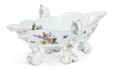 Lot 93 - A MEISSEN PORCELAIN SAUCEBOAT