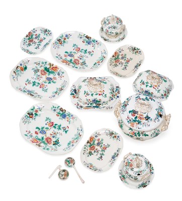 Lot 101 - A COPELAND AND GARRETT NEW FAYENCE PARTIAL DINNER SERVICE
