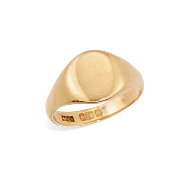 Lot 665 - AN 18 CARAT GOLD SIGNET RING