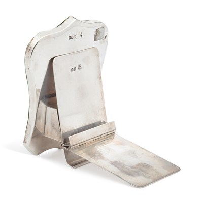 Lot 313 - AN EDWARDIAN SILVER DESK NOTE PAD STAND AND STAMP HOLDER
