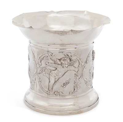 Lot 289 - AN EDWARDIAN SILVER PLANTER