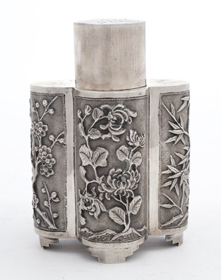 Lot 200 - A CHINESE EXPORT SILVER TEA CADDY