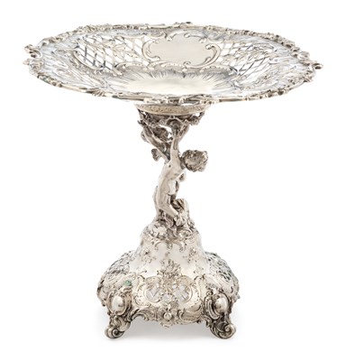 Lot 221 - A CONTINENTAL SILVER TAZZA
