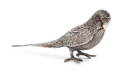 Lot 273 - AN EDWARDIAN SILVER NOVELTY PEPPERETTE