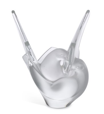 Lot 84 - A LALIQUE SYLVIE GLASS VASE