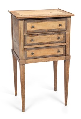 Lot 922 - A CONTINENTAL FRUITWOOD NIGHT TABLE