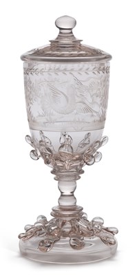 Lot 78 - A CONTINENTAL ENGRAVED GLASS COVERED GOBLET