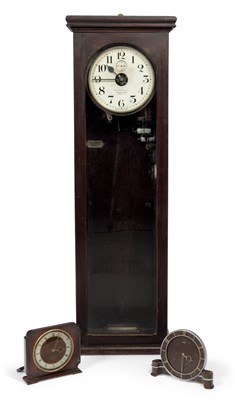 Lot 853 - AN EARLY 20TH CENTURY ELECTRIC MASTER CLOCK AND TWO ART DECO MANTEL TIMEPIECES