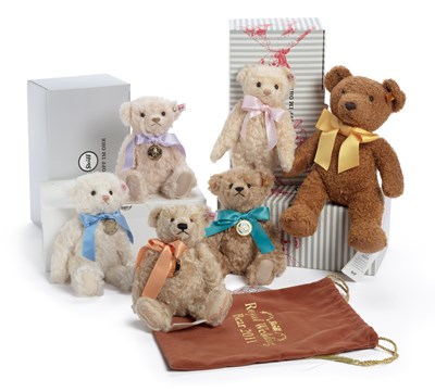 Lot 39 - A GROUP OF ROYAL COMMEMORATIVE STEIFF BEARS