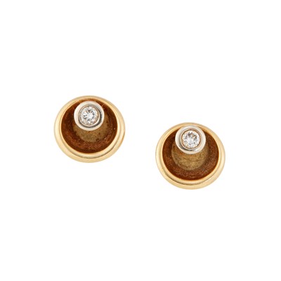 Lot 605 - A PAIR OF 18 CARAT GOLD SOLITAIRE DIAMOND STUD EARRINGS