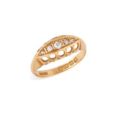 Lot 667 - AN 18 CARAT GOLD DIAMOND BOAT RING