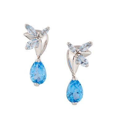 Lot 507 - A PAIR OF BLUE TOPAZ PENDANT EARRINGS