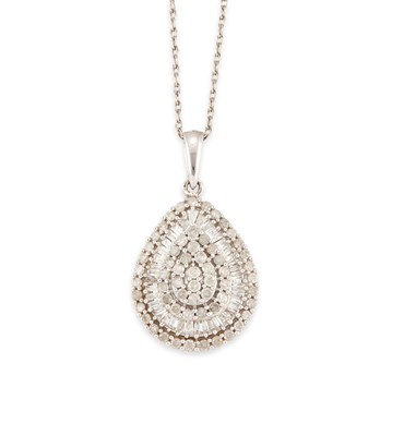 Lot 517 - A 9 CARAT WHITE GOLD DIAMOND CLUSTER PENDANT ON CHAIN