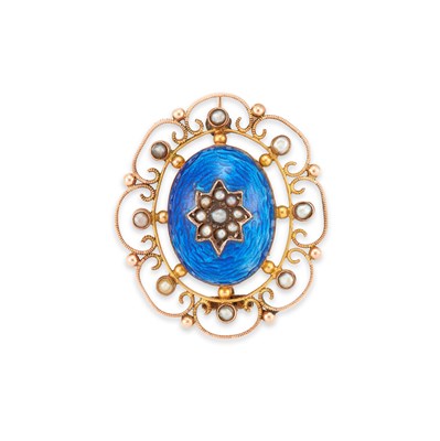 Lot 651 - AN ENAMEL AND SEED PEARL BROOCH