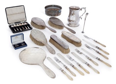 Lot 283 - A GROUP OF GEORGE V AND LATER SILVER AND SILVER-PLATE