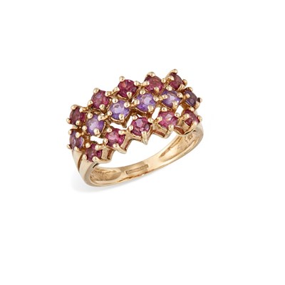 Lot 556 - A 9 CARAT GOLD AMETHYST AND PINK GEM RING