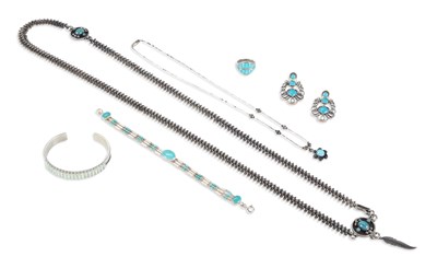 Lot 562 - A COLLECTION OF SILVER NATIVE AMERICAN JEWELLERY