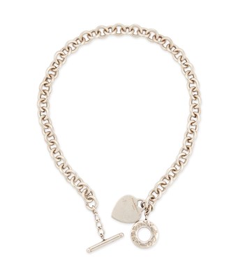 Lot 574 - TIFFANY & CO, A SILVER HEART TAG NECKLACE